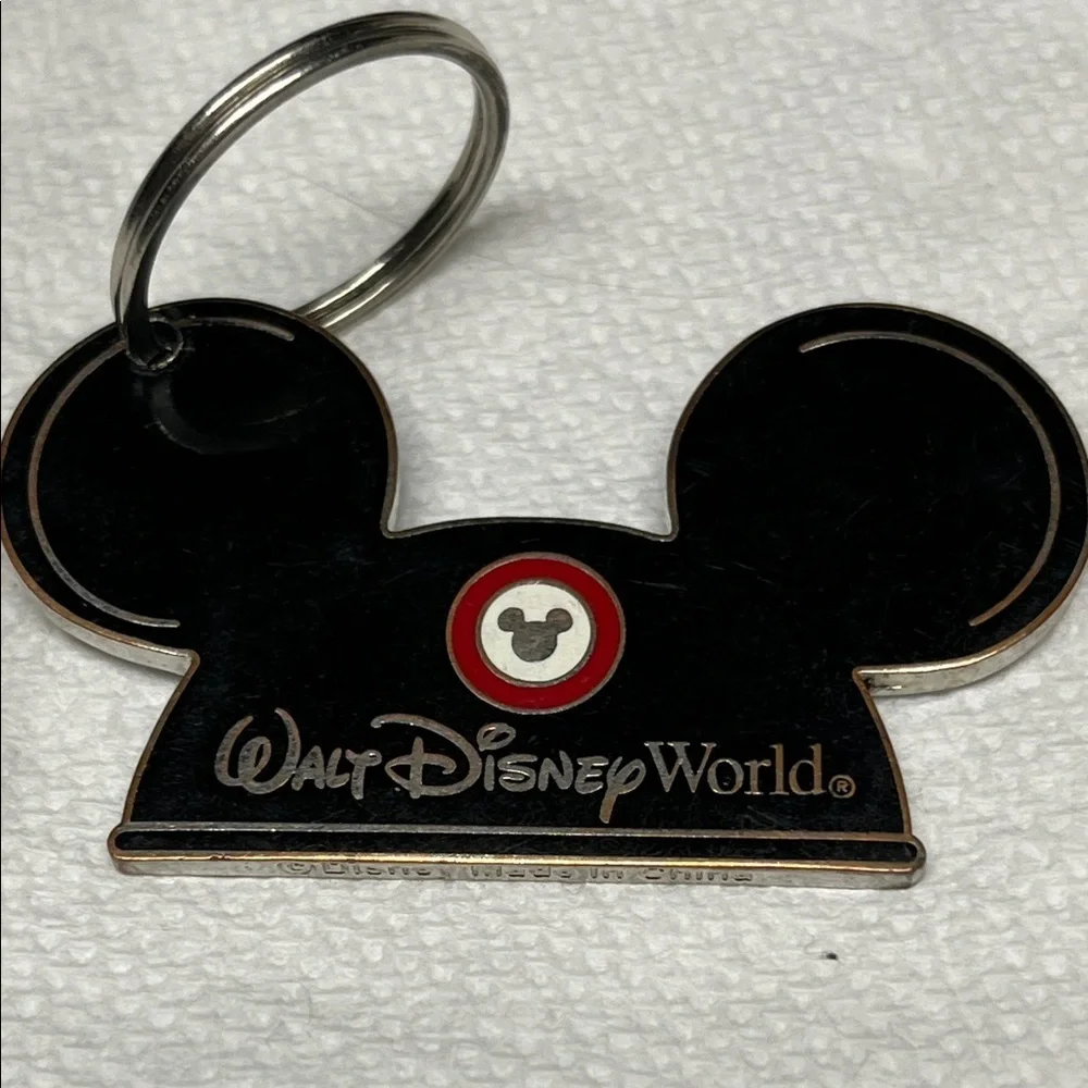 Disney Parks #1 Aunt Mickey mouse keychain Walt Disney World Collectable